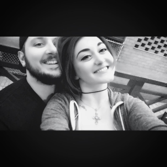 Meet your Posher, Cara - Picture 1 of 1